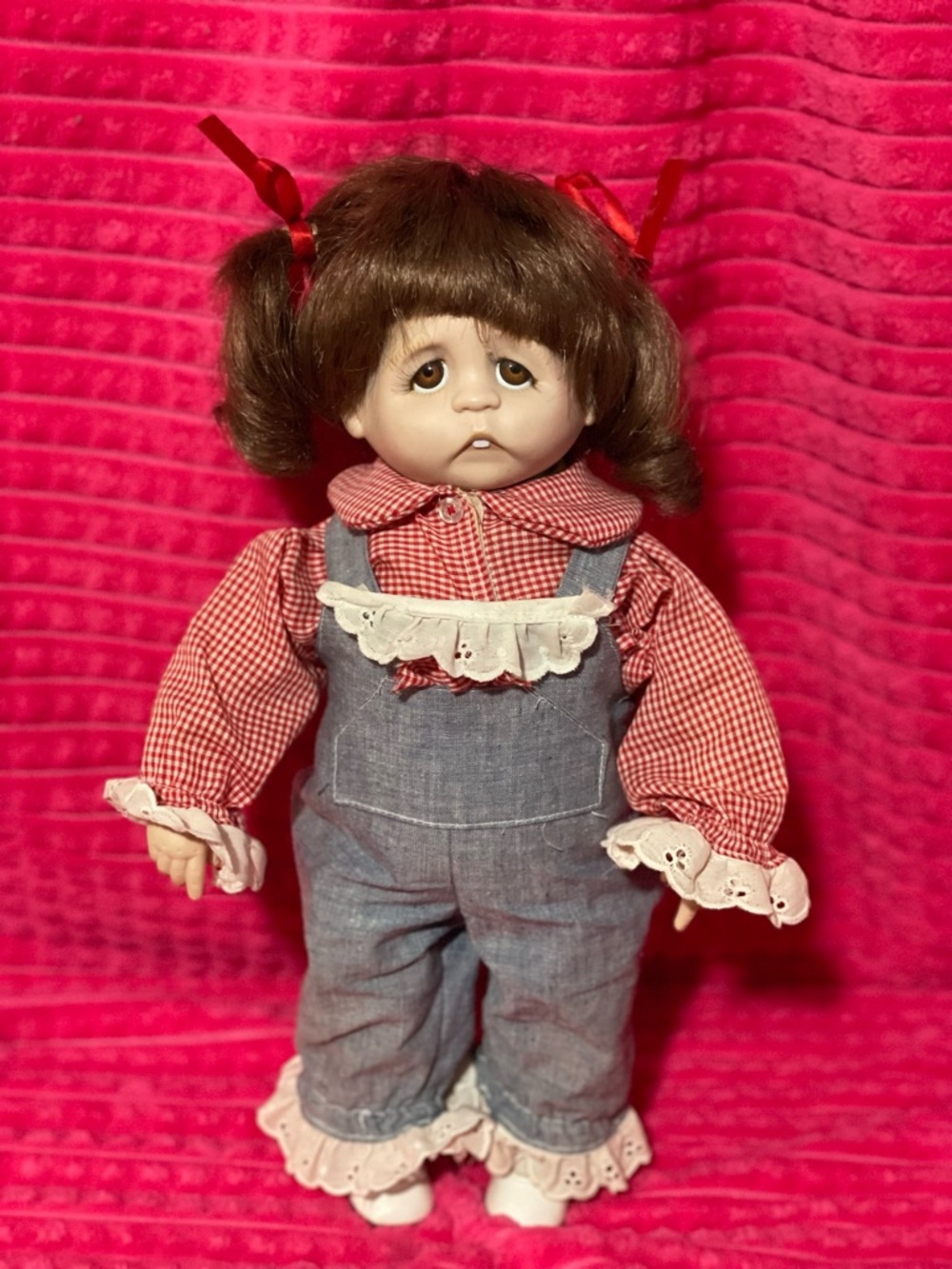 ANTIQUE WANG INTERNATIONAL
GIMMIE A HUG DOLL